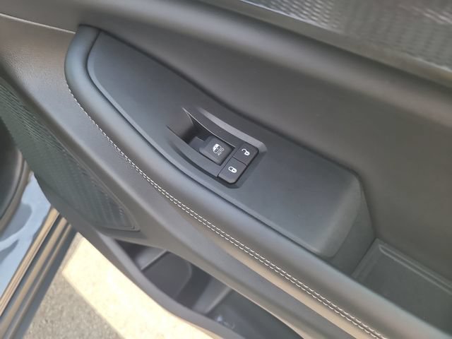 Used 2025 Jeep Grand Cherokee Altitude AWD/4WD image 30