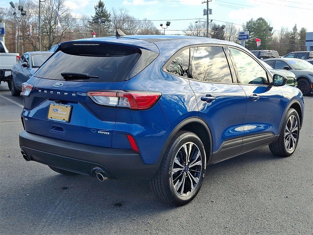 Certified 2022 Ford Escape SE w/ SE Sport Appearance Package image 4