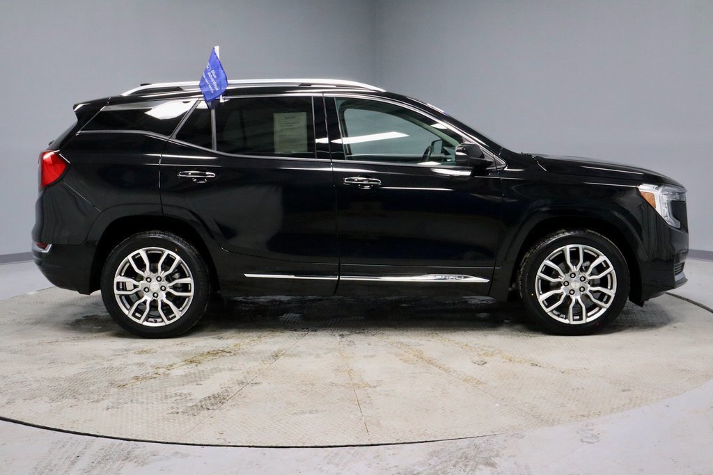 Used 2022 GMC Terrain Denali w/ Denali Premium Package image 6