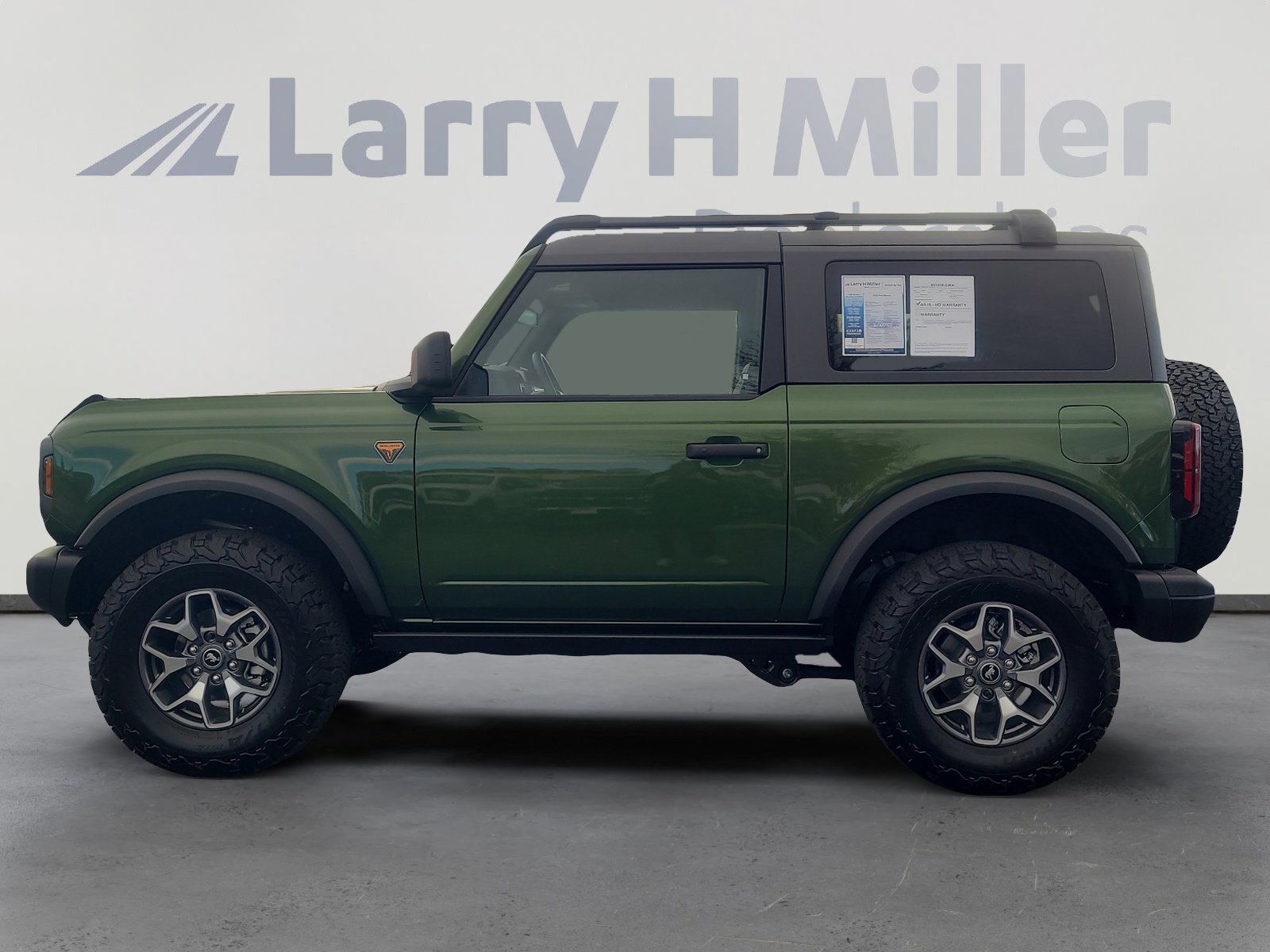 Certified 2025 Ford Bronco Badlands image 2