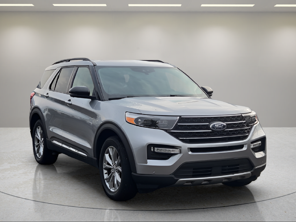 Certified 2023 Ford Explorer XLT w/ Equipment Group 202A