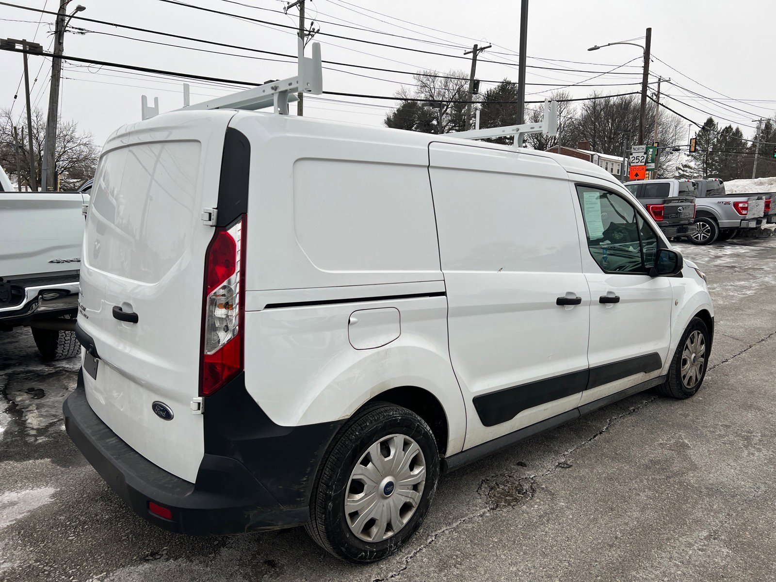 Certified 2023 Ford Transit Connect XL image 3