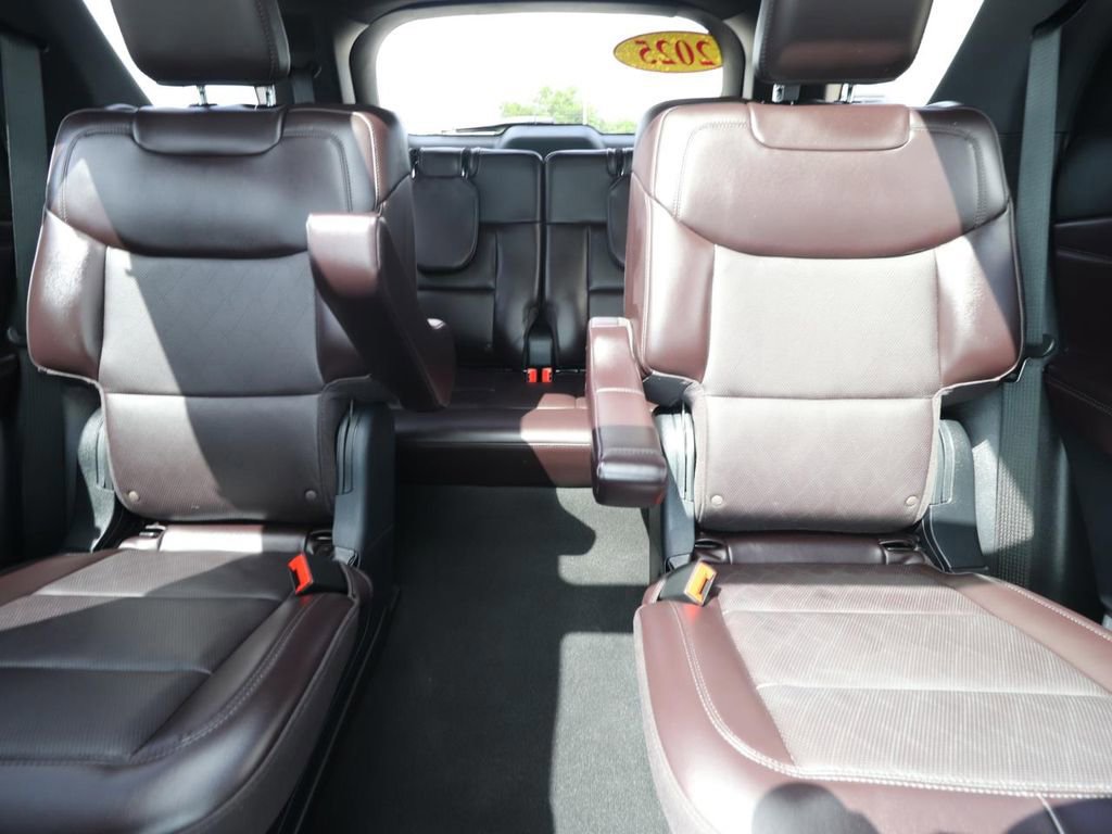 Certified 2025 Ford Explorer Platinum image 14