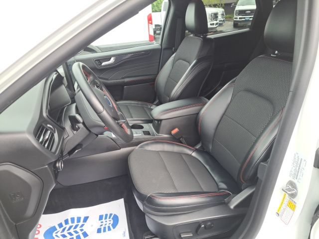 Certified 2024 Ford Escape ST-Line AWD/4WD image 13