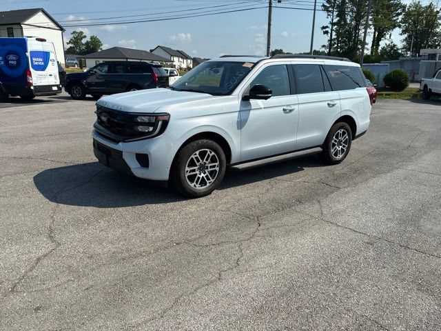 Certified 2025 Ford Expedition Active AWD/4WD image 12