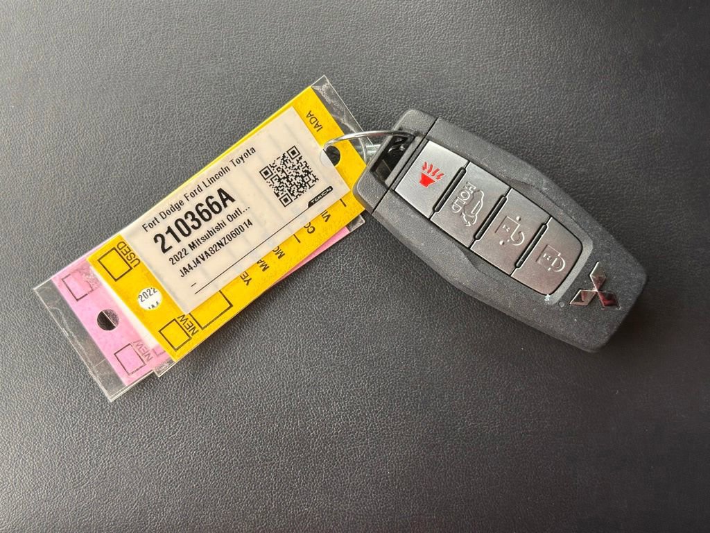 Used 2022 Mitsubishi Outlander SEL AWD/4WD image 37