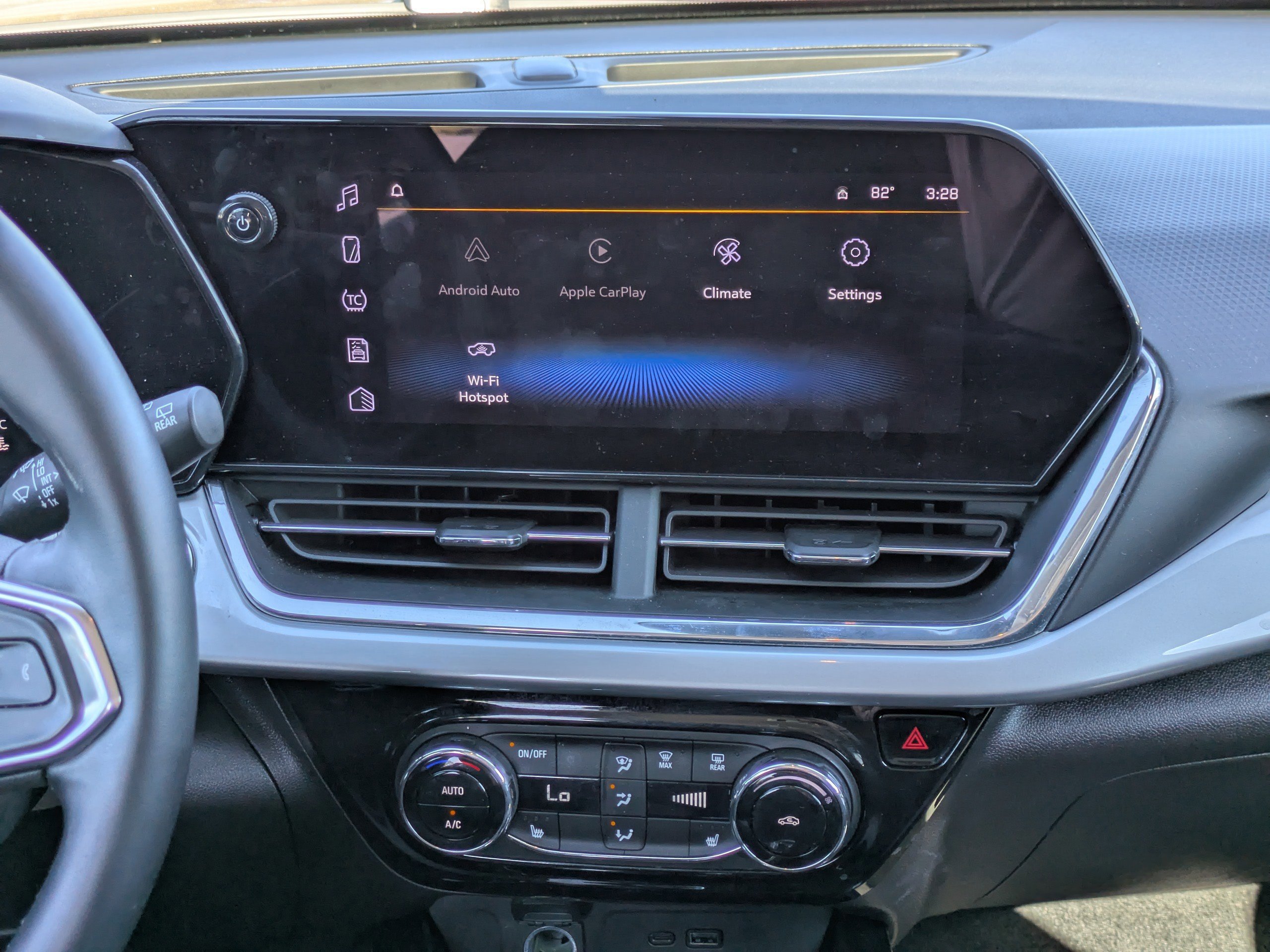 Used 2025 Chevrolet Trax LT w/ LT Convenience Package image 19