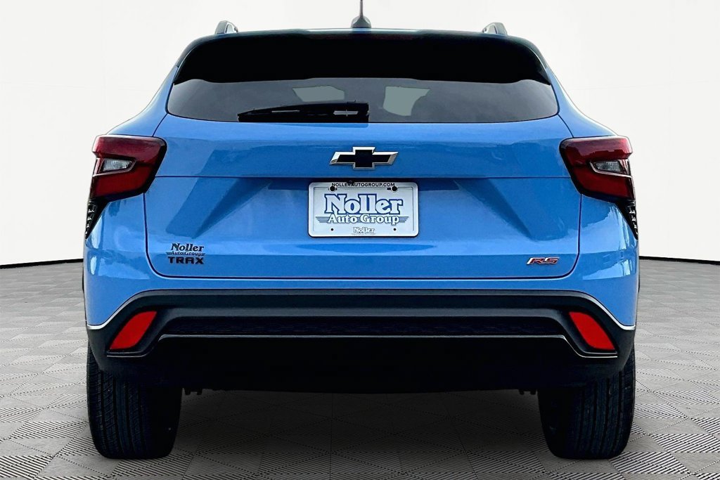 Used 2024 Chevrolet Trax RS w/ Driver Confidence Package FWD image 4