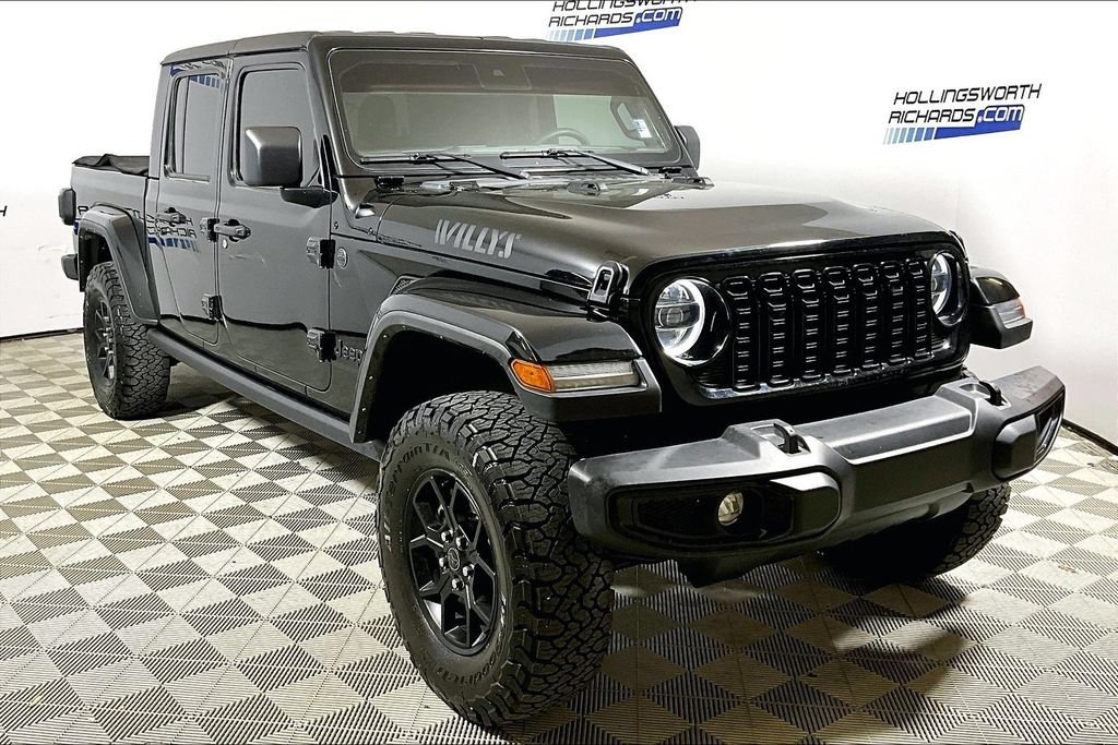 Used 2024 Jeep Gladiator Sport AWD/4WD image 3