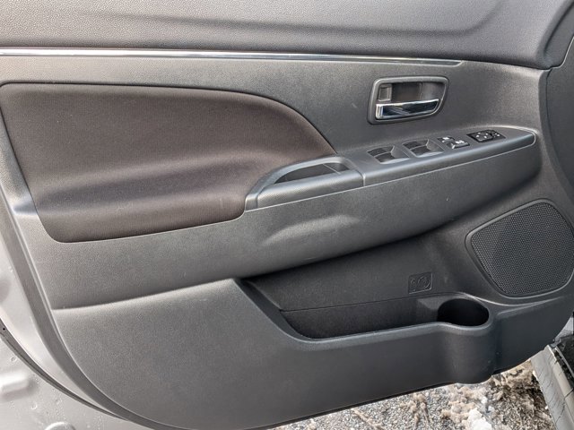 Used 2025 Mitsubishi Outlander Sport ES AWD/4WD image 11