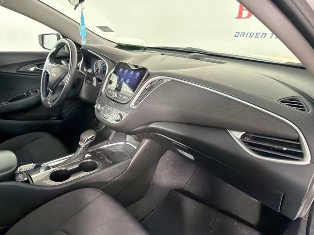 Used 2021 Chevrolet Malibu RS FWD image 33