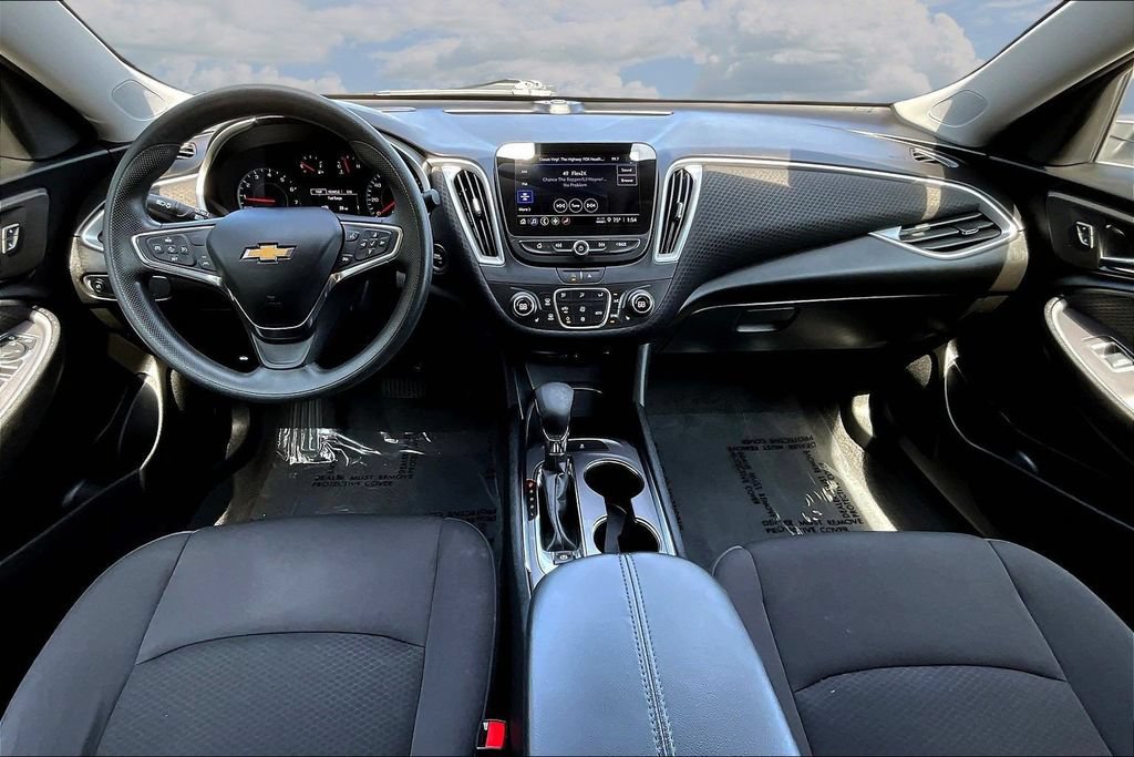 Used 2023 Chevrolet Malibu LT FWD image 9