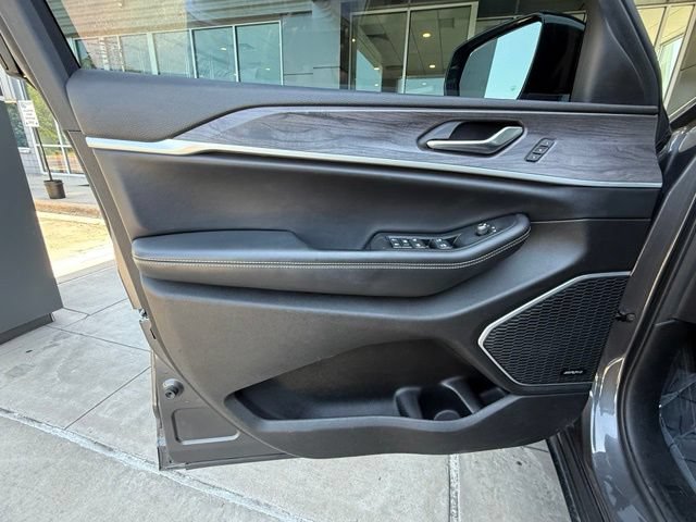 Used 2021 Jeep Grand Cherokee L Limited AWD/4WD image 12