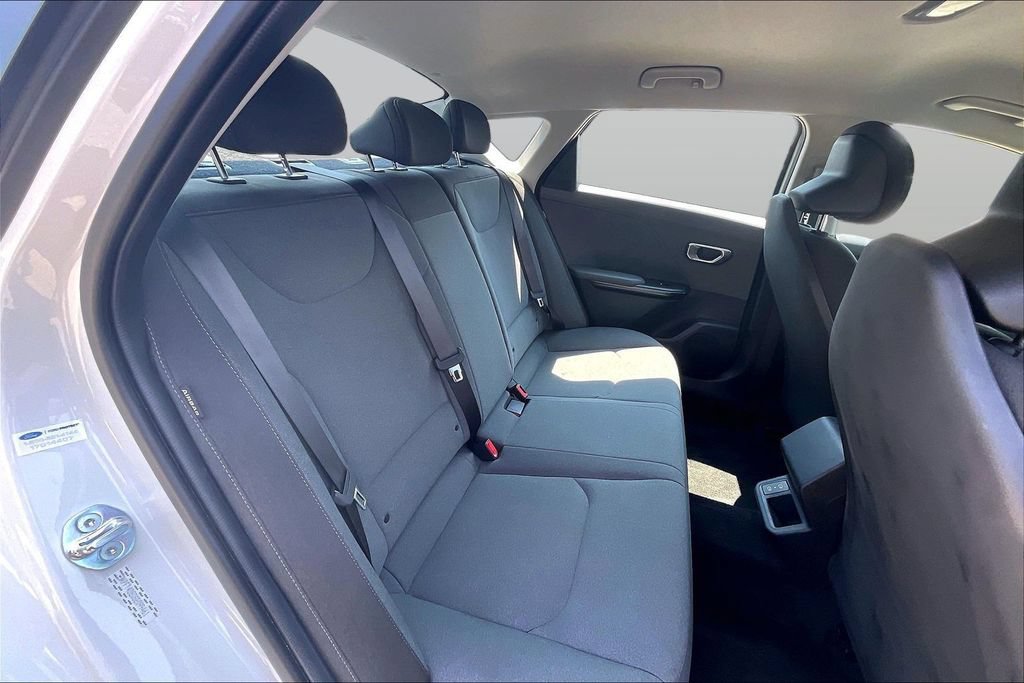 Used 2025 Kia K4 FWD image 27