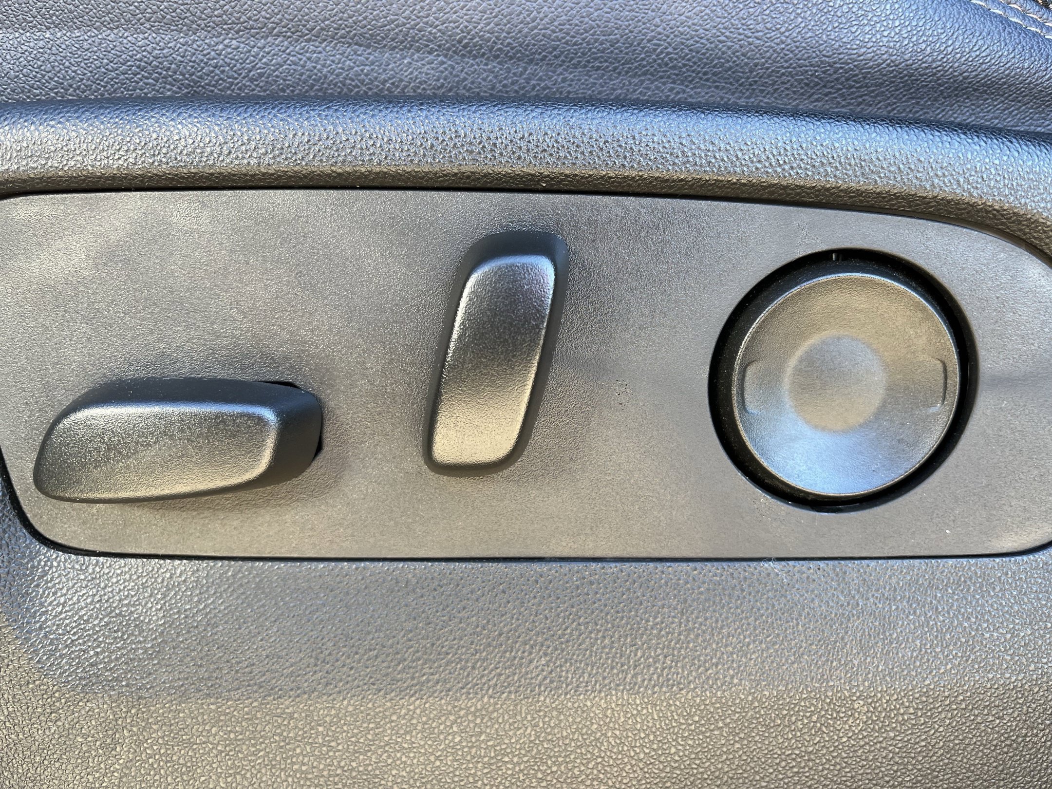 Used 2024 Chevrolet Silverado 1500 High Country w/ LPO, Dark Essentials Package AWD/4WD image 26