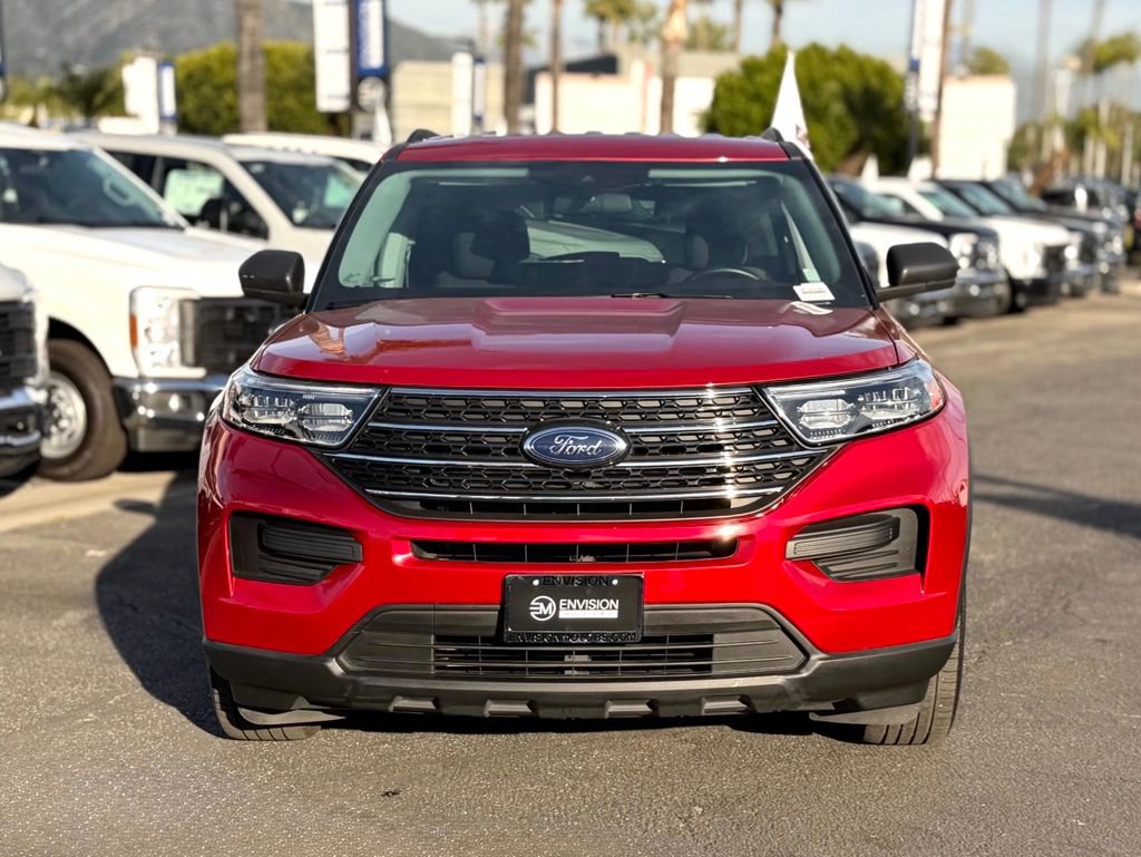 Certified 2022 Ford Explorer XLT image 3