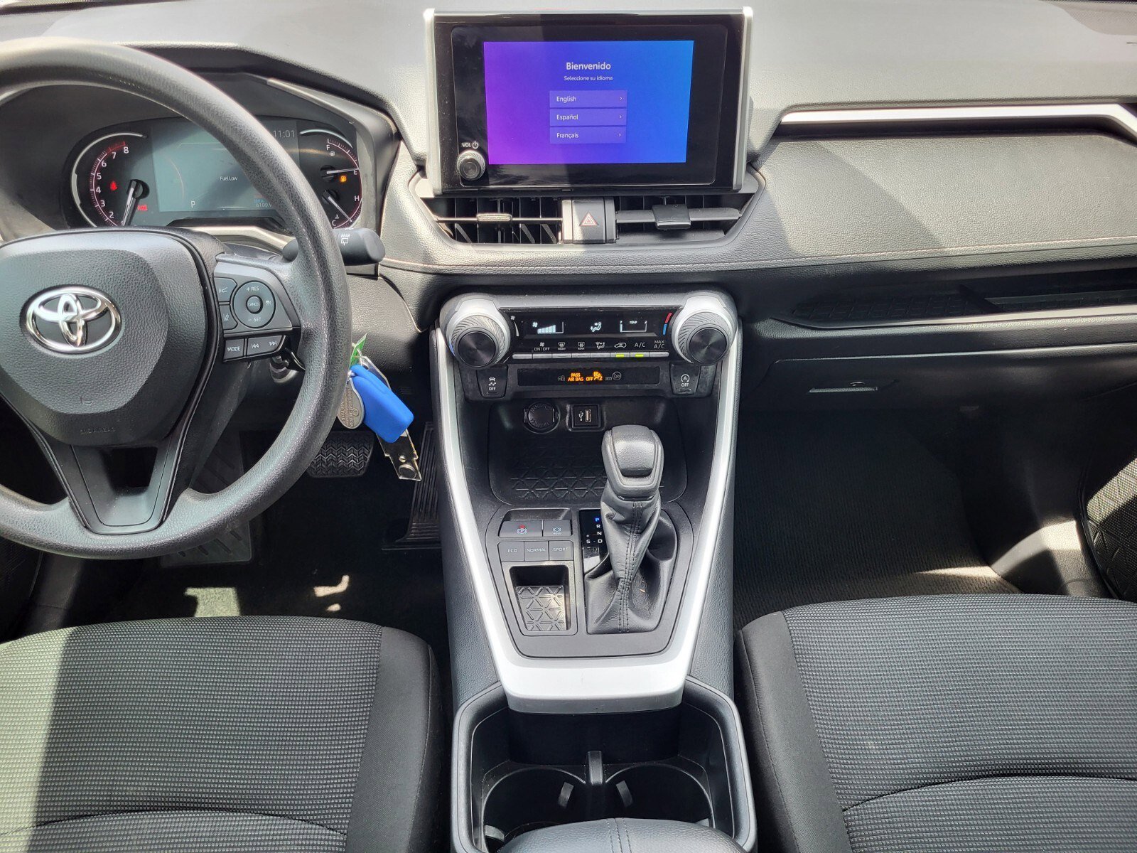 Used 2024 Toyota RAV4 LE FWD image 15