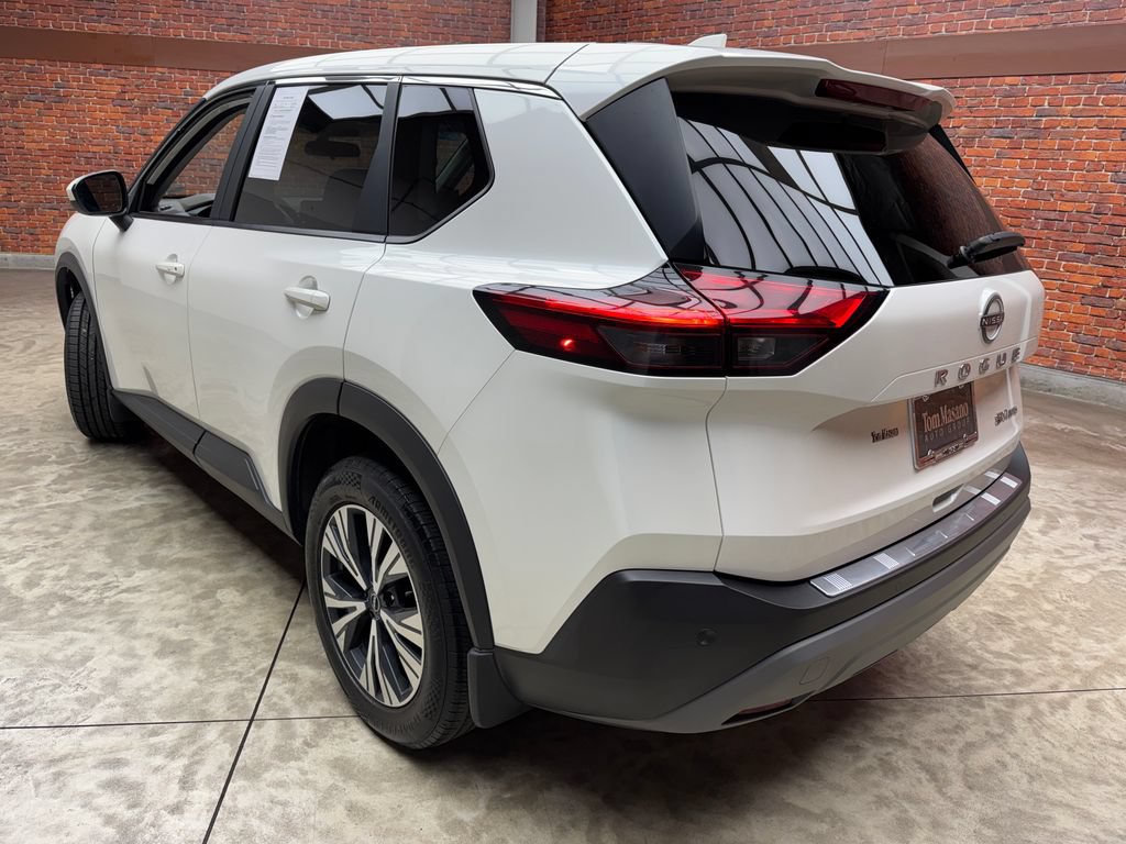 Used 2023 Nissan Rogue SV AWD/4WD image 2