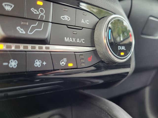 Certified 2022 Ford Escape SE w/ SE Sport Appearance Package image 27