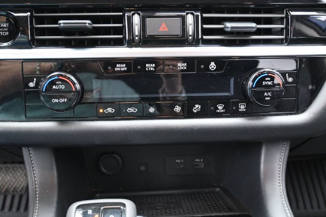 Used 2025 Nissan Pathfinder SL FWD image 22
