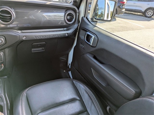 Used 2022 Jeep Wrangler Unlimited Rubicon w/ Trailer Tow Package image 17