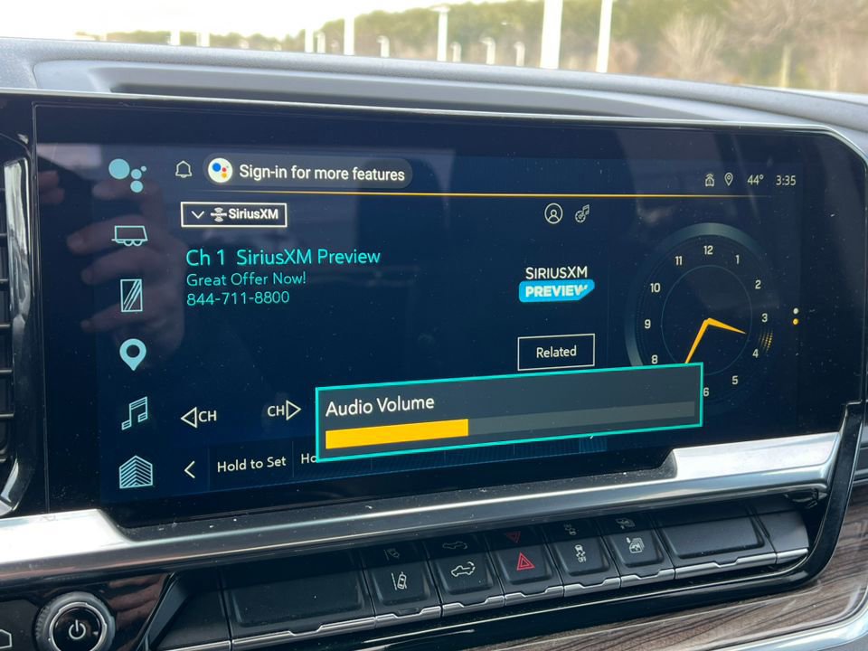 Used 2025 Chevrolet Silverado 2500 LT w/ Convenience Package image 28