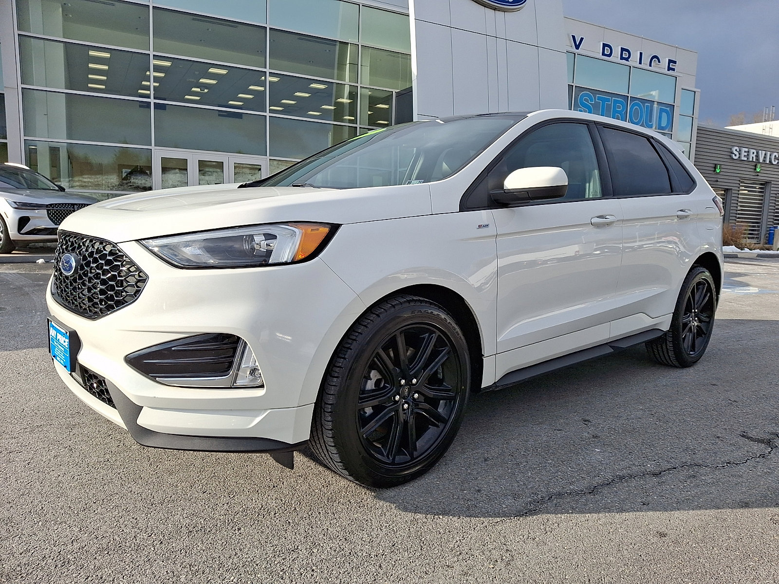 Certified 2022 Ford Edge ST-Line image 3