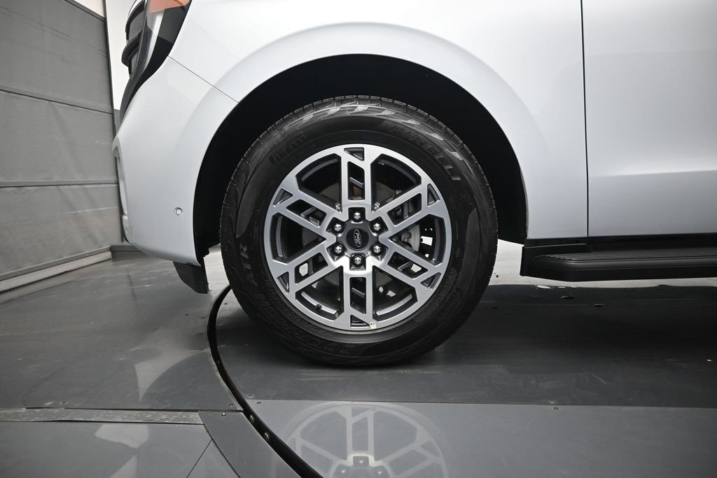 Certified 2025 Ford Expedition Active AWD/4WD image 30
