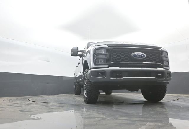 Certified 2024 Ford F350 Lariat w/ Tremor Off-Road Package AWD/4WD image 34