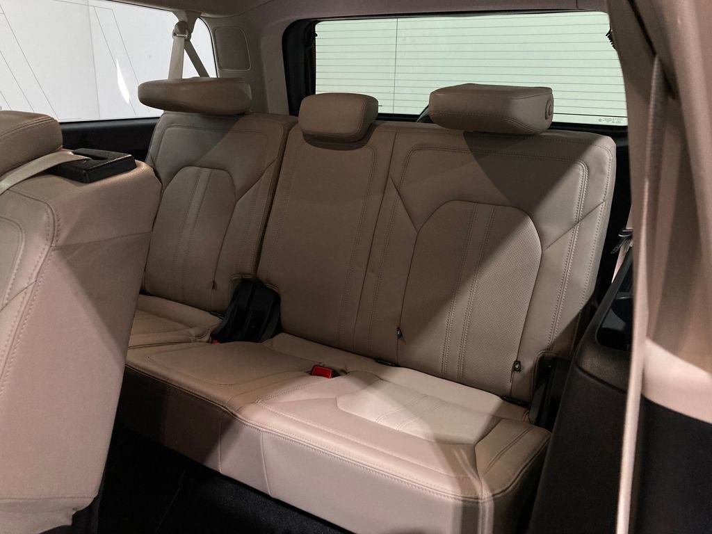 Certified 2022 Ford Expedition Max Limited image 18