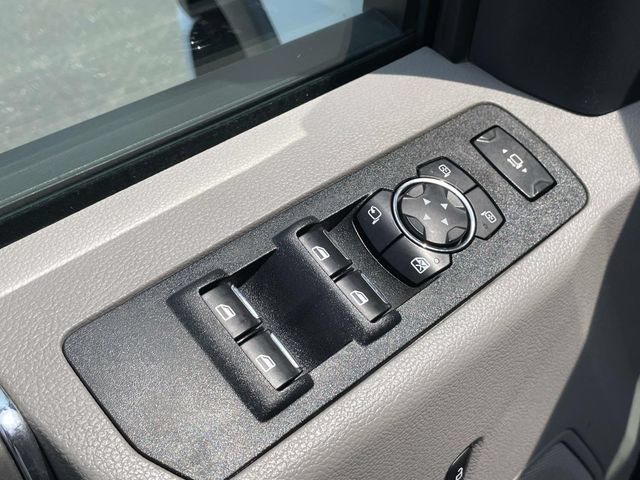 Certified 2022 Ford F250 XLT w/ Black Appearance Package AWD/4WD image 13