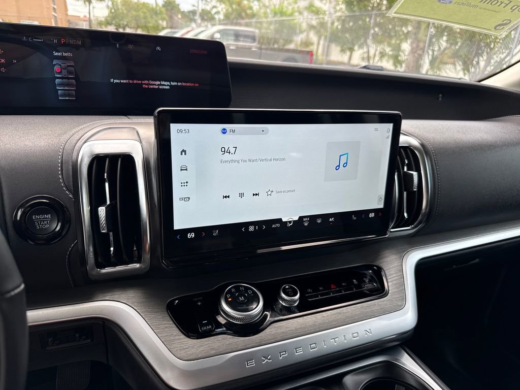 Certified 2025 Ford Expedition Max Platinum image 21