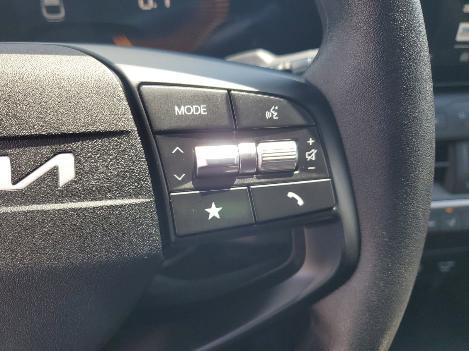 Used 2025 Kia K4 FWD image 19