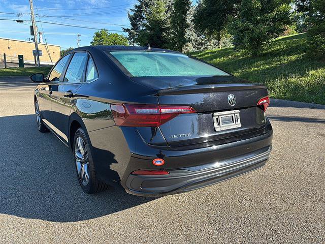 Used 2024 Volkswagen Jetta SE FWD video 2