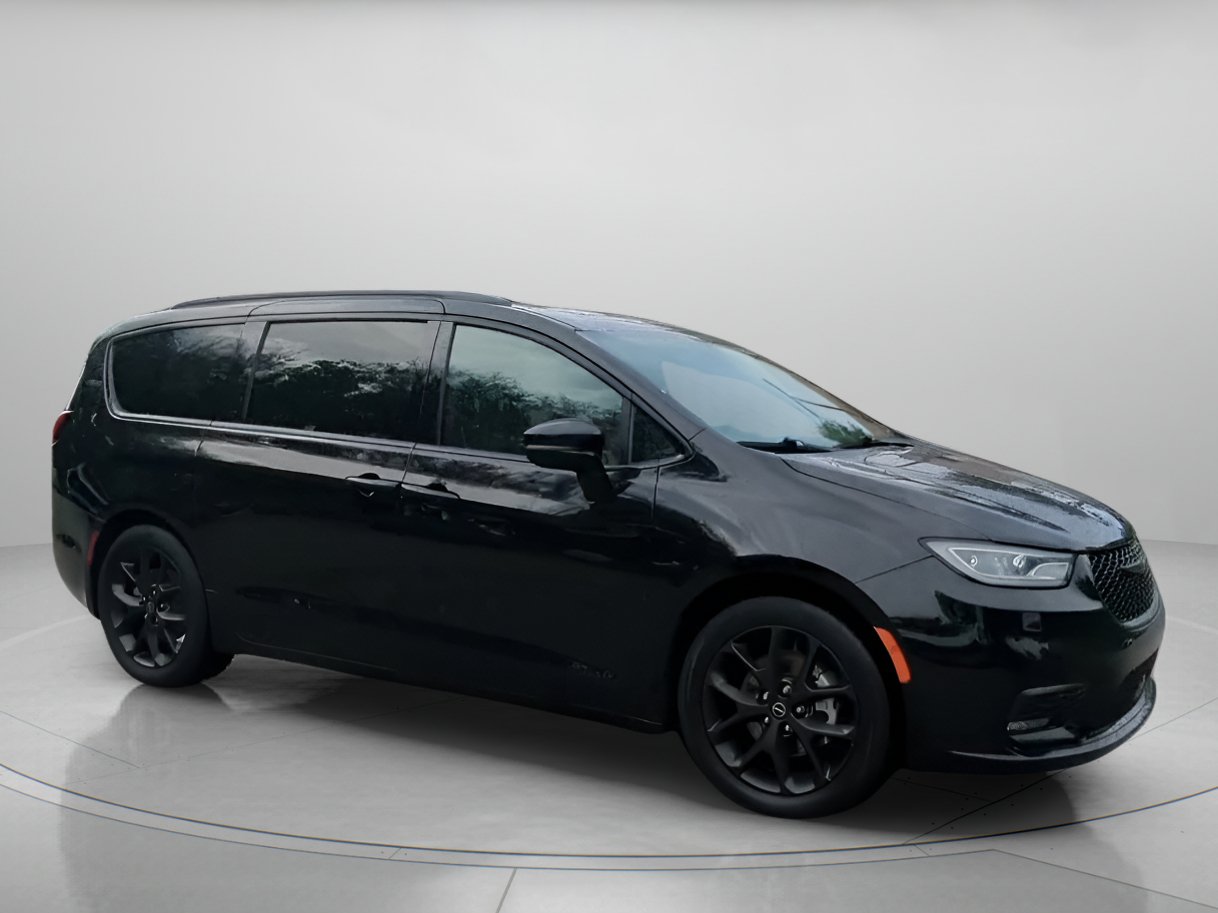 Used 2025 Chrysler Pacifica Limited FWD image 34