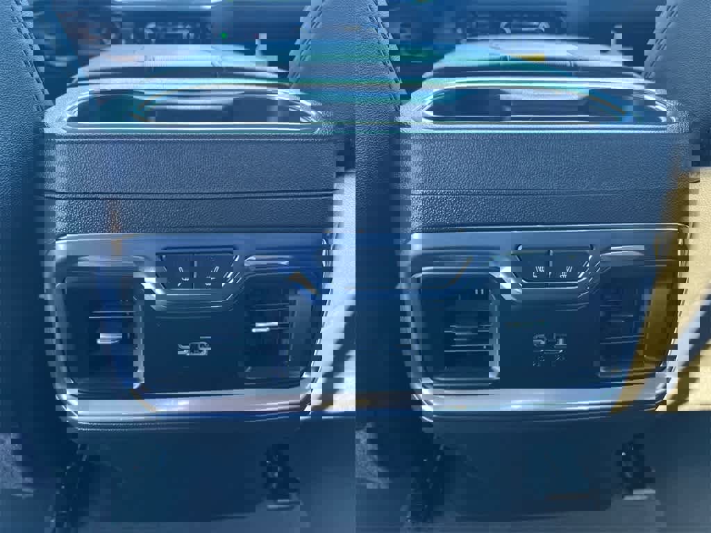 Used 2024 GMC Sierra 1500 SLT w/ SLT Premium Plus Package image 17