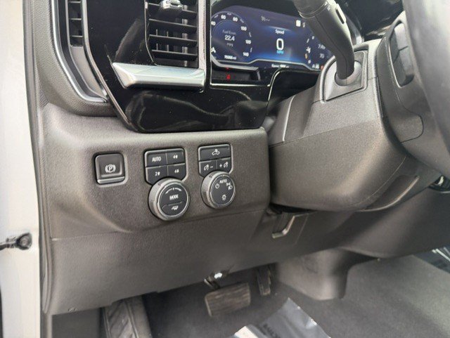 Used 2022 Chevrolet Silverado 1500 LT w/ Diesel Off-Road Package AWD/4WD image 15