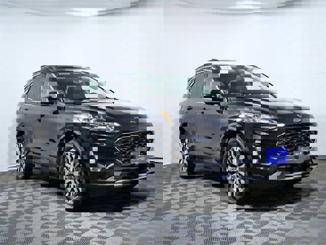 Certified 2022 Ford Escape Titanium w/ Class II Trailer Tow Package