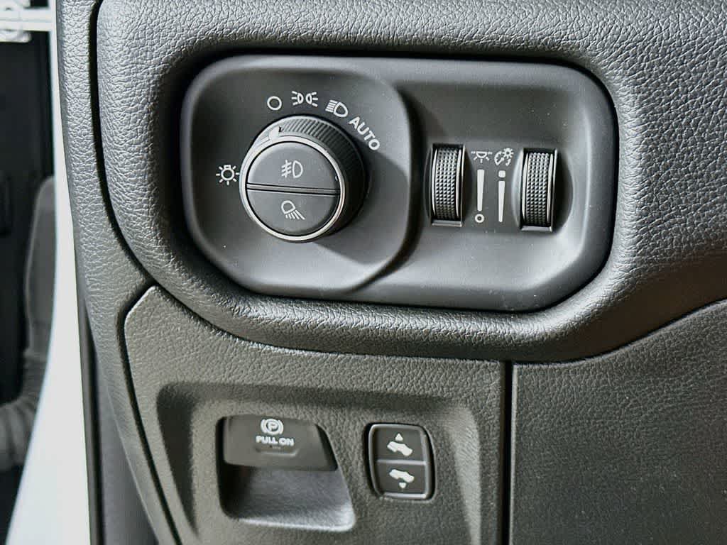 Used 2023 RAM 1500 Laramie AWD/4WD image 25