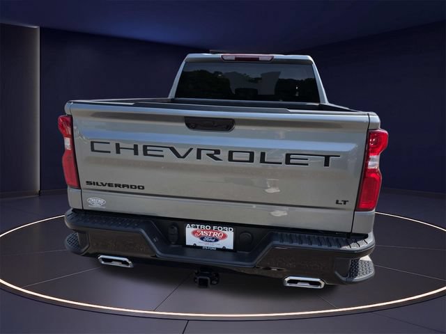 Used 2026 Chevrolet Silverado 1500 LT Trail Boss w/ LPO, Dark Essentials Package AWD/4WD image 4