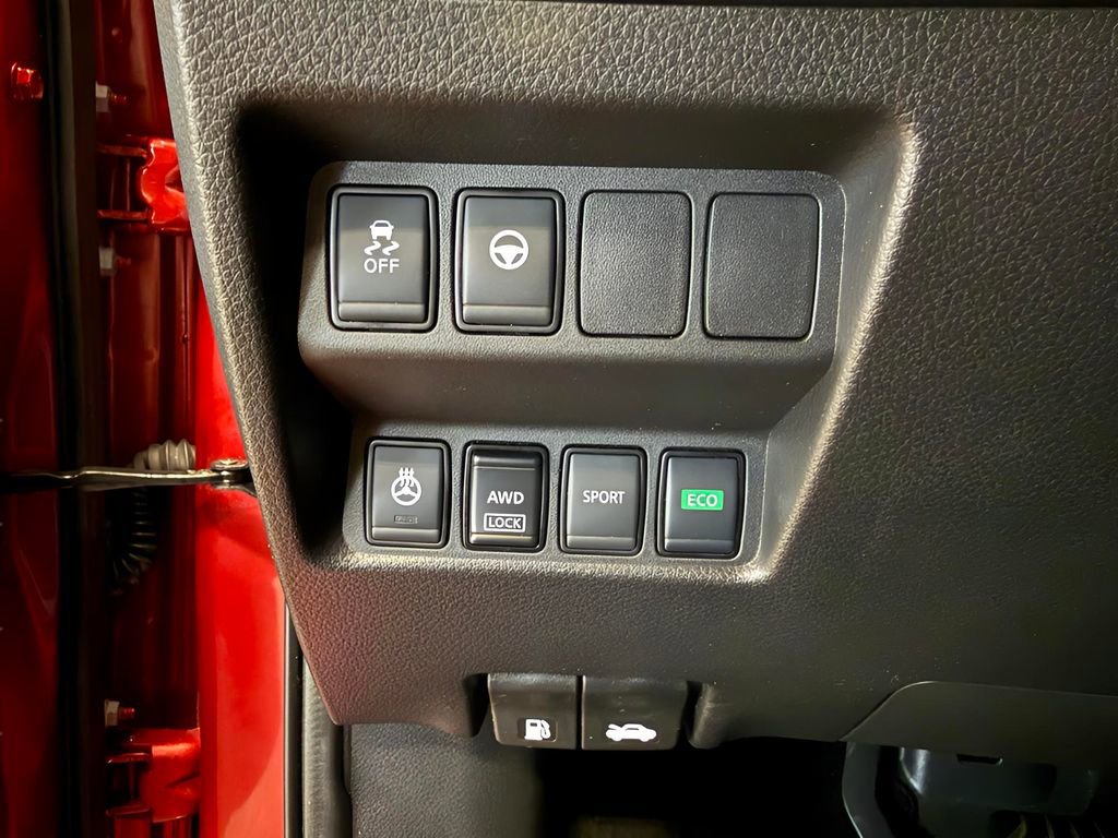 Used 2022 Nissan Rogue Sport SL image 25