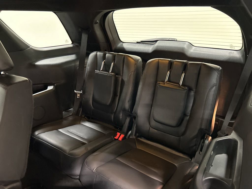 Certified 2017 Ford Explorer XLT w/ Equipment Group 202A image 28
