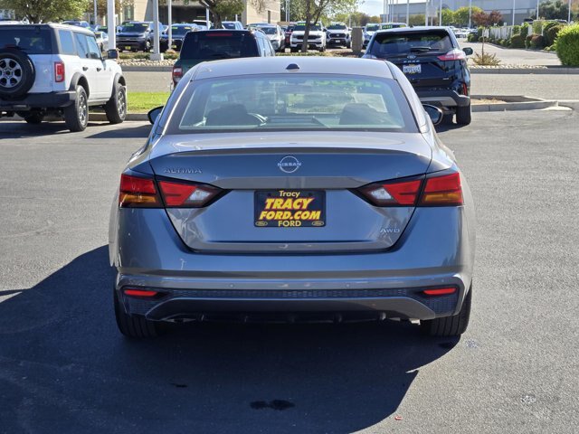 Used 2025 Nissan Altima 2.5 SV AWD/4WD image 5