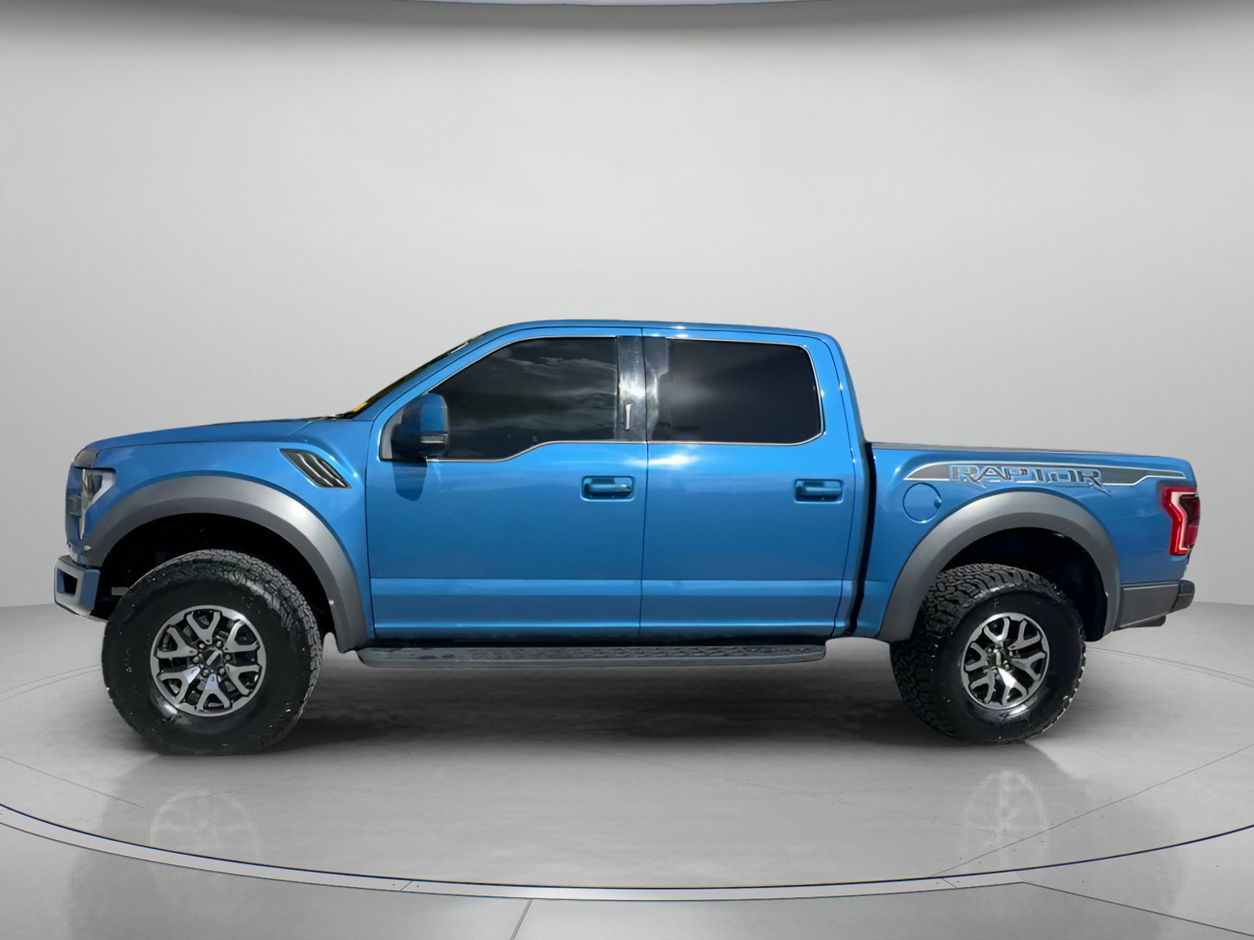 Certified 2020 Ford F150 Raptor w/ Equipment Group 802A Luxury image 8