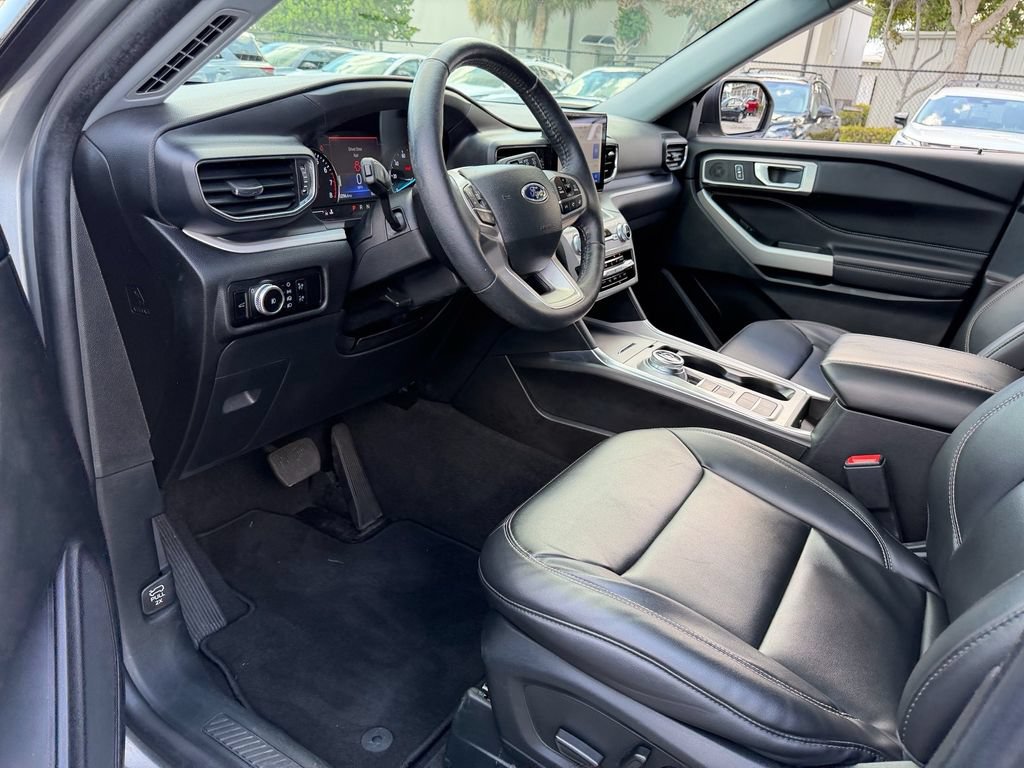Certified 2023 Ford Explorer XLT w/ Equipment Group 202A RWD image 11