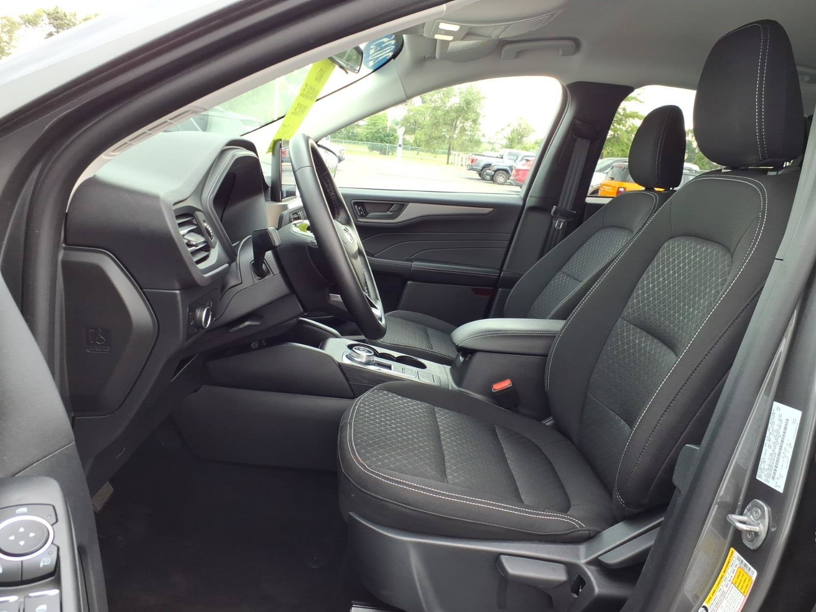 Certified 2025 Ford Escape Active w/ Cold Weather Package AWD/4WD image 15