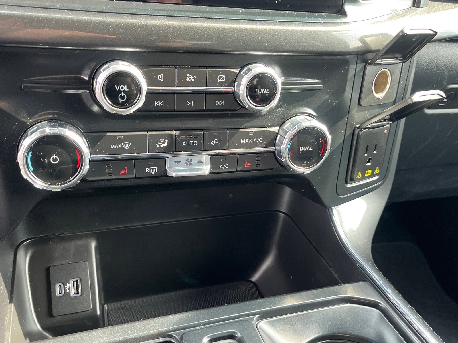 Certified 2022 Ford F150 XLT w/ Equipment Group 302A High image 14