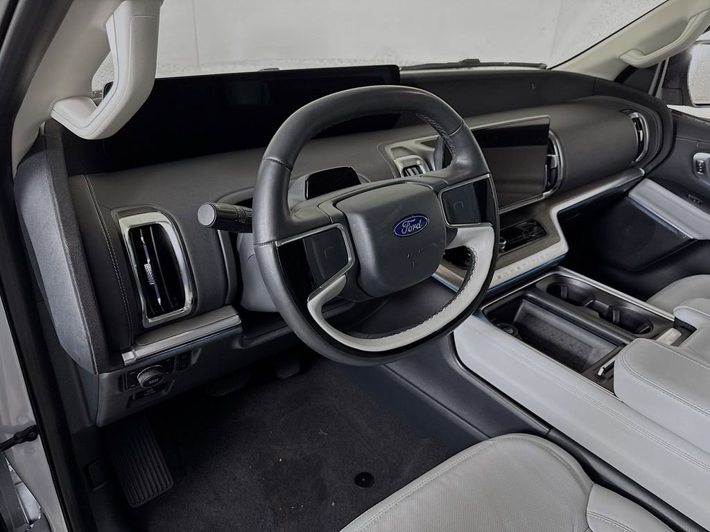 Certified 2025 Ford Expedition Max Platinum image 15