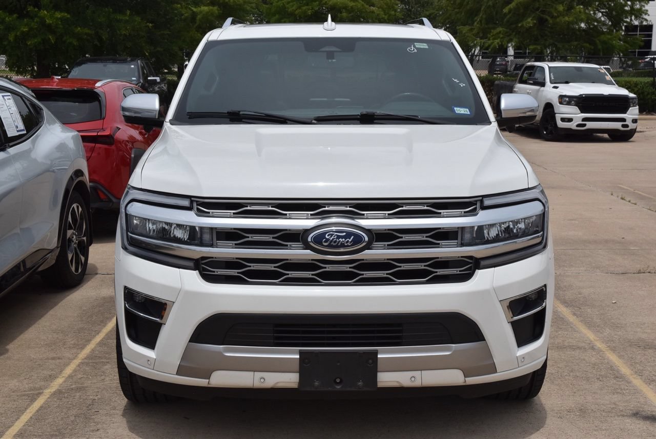 Certified 2023 Ford Expedition Platinum RWD image 3
