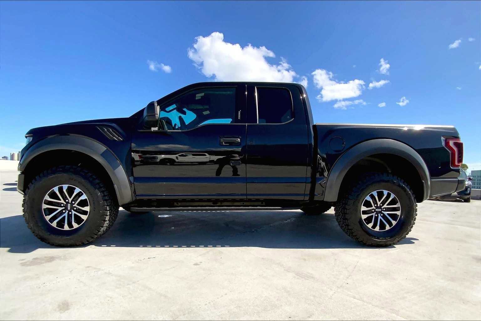 Certified 2019 Ford F150 Raptor image 3